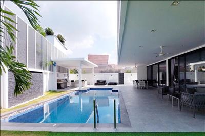 Pattaya Phratamnak Moderne Designer Luxus Pool Villa zum Verkauf